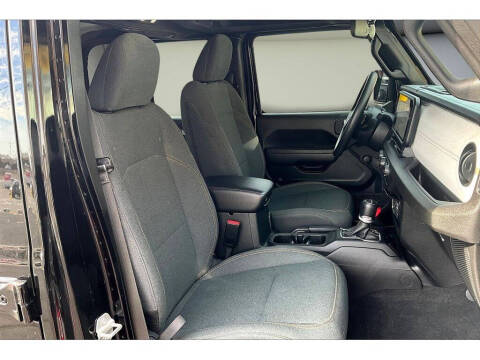 2024 Jeep Gladiator Sport