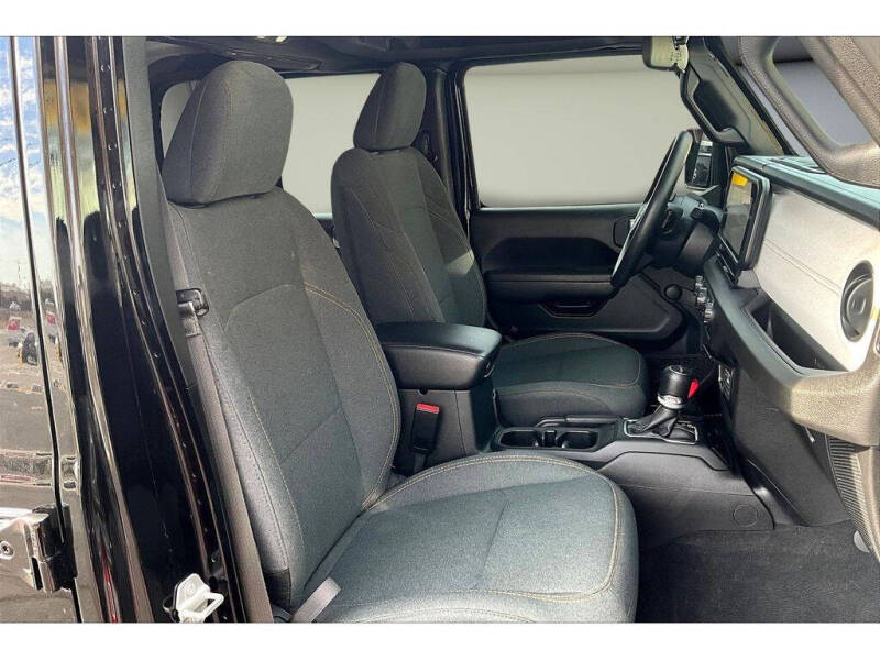 2024 Jeep Gladiator Sport