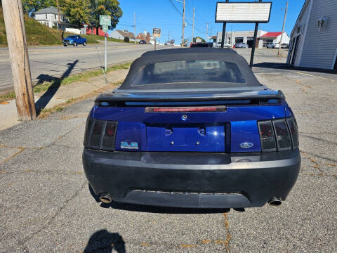 2003 Ford Mustang Deluxe