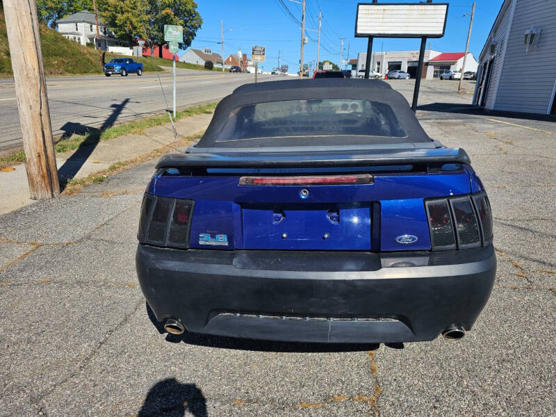 2003 Ford Mustang Deluxe