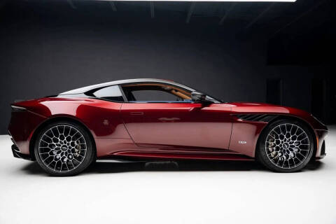 2023 Aston Martin DBS