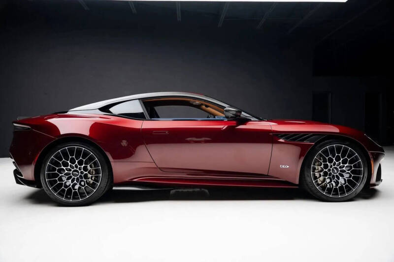 2023 Aston Martin DBS