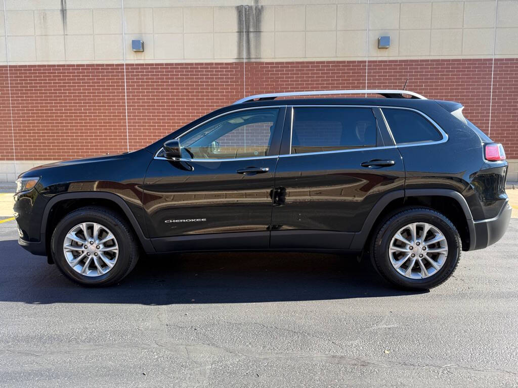 2019 Jeep Cherokee for sale at Deals & Trades in Aurora, IL