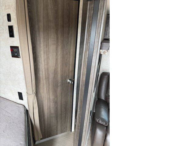2018 Highland Ridge 2802BH