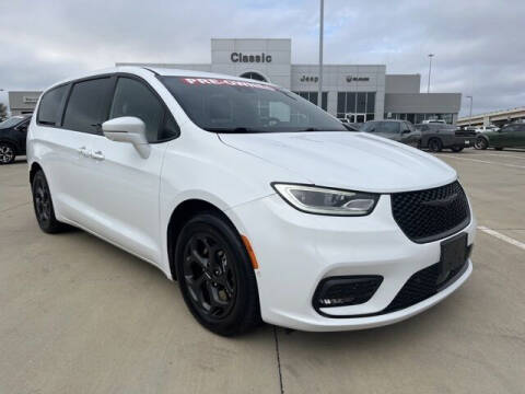 2022 Chrysler Pacifica Hybrid for sale at Express Purchasing Plus in Hot Springs AR