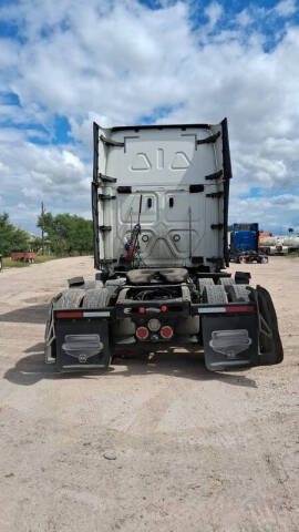 2020 Freightliner Cascadia 126