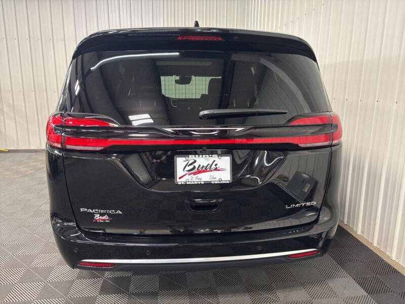 2027 Chrysler Pacifica Limited