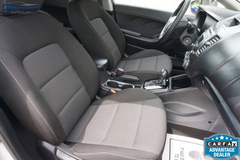 2017 Kia Forte5 LX