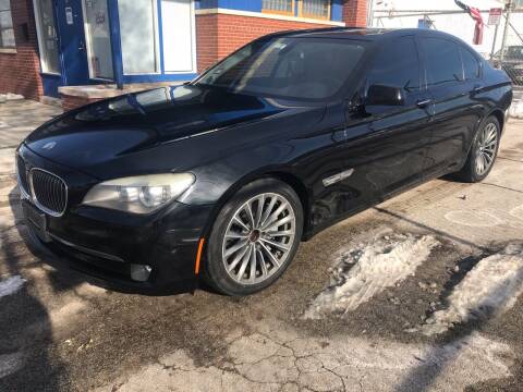 2009 BMW 7 Series for sale at Square Business Automotive in Milwaukee WI