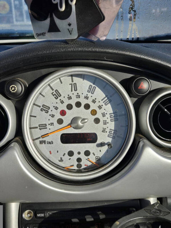 2005 MINI Cooper Base photo 7