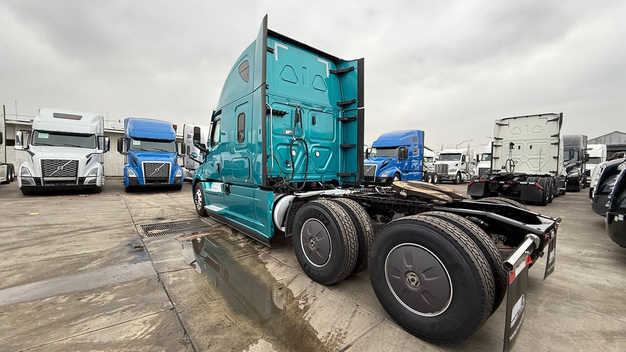 2021 Freightliner Cascadia for sale at KING TRUCK TRAILER SALES in Bakersfield, CA