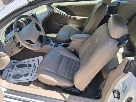 2004 Ford Mustang GT Deluxe