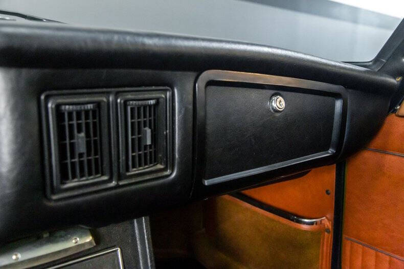 1974 MG B
