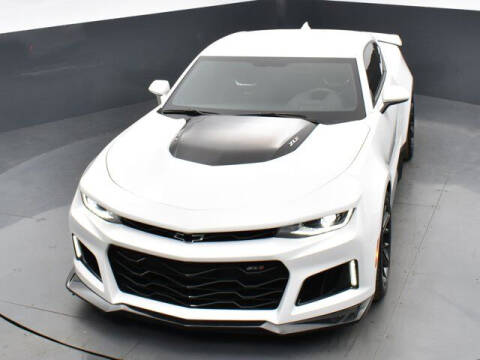 2019 Chevrolet Camaro for sale at CTCG AUTOMOTIVE in Newark NJ