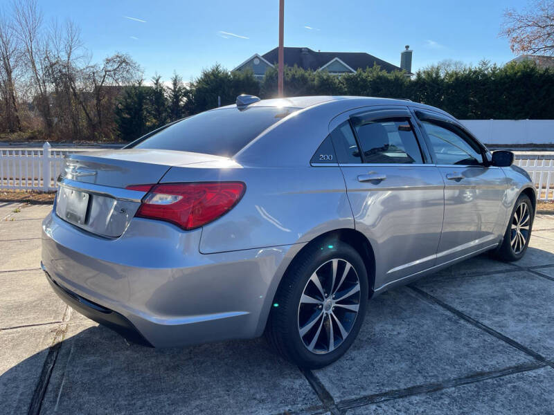 2014 Chrysler 200 Limited photo 6