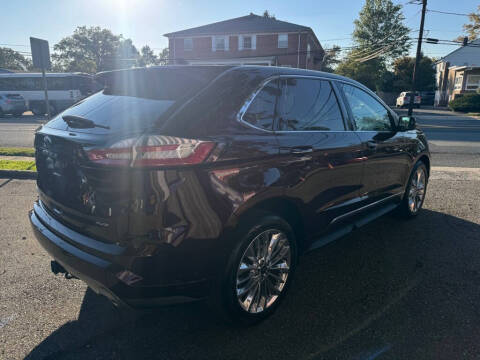 2022 Ford Edge Titanium