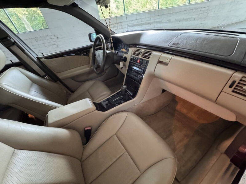 1996 Mercedes-Benz E-Class E 320