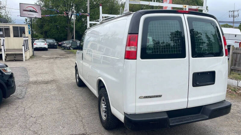2019 Chevrolet Express 2500
