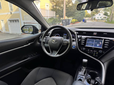 2020 Toyota Camry Hybrid LE