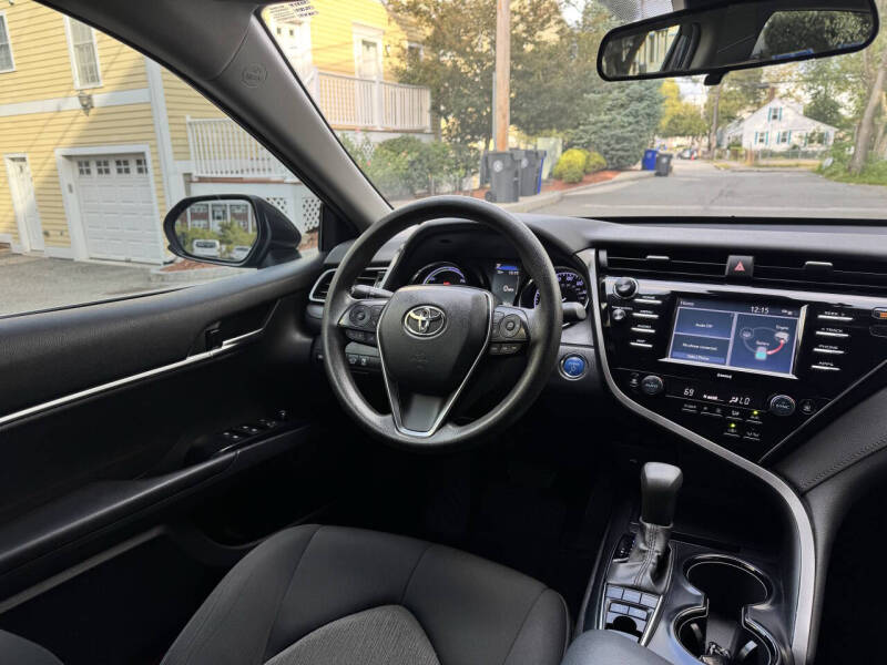 2020 Toyota Camry Hybrid LE