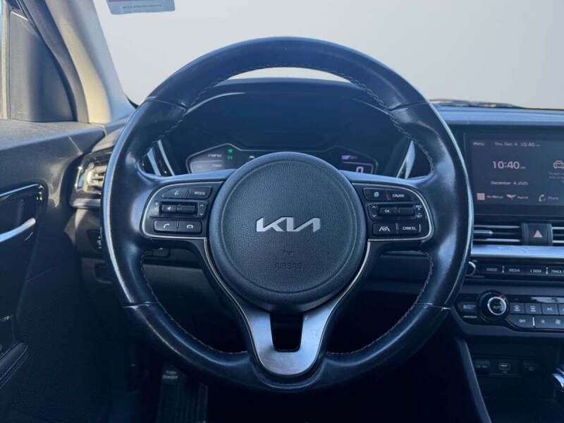 2022 Kia Niro LXS