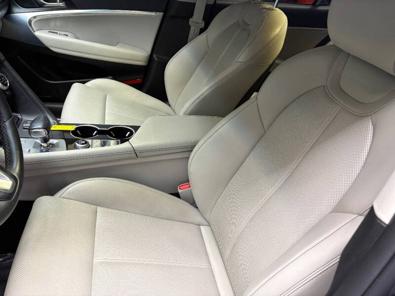 2021 Genesis G70 2.0T