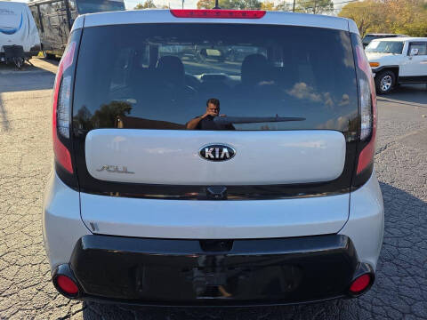 2016 Kia Soul +
