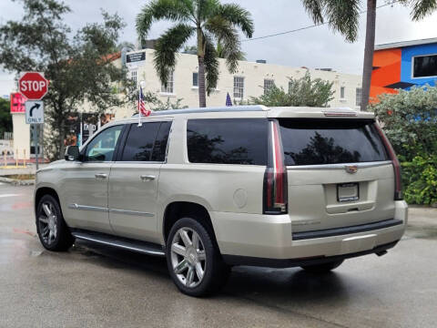 2016 Cadillac Escalade ESV Luxury Collection