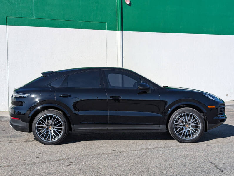 2023 Porsche Cayenne Coupe Platinum Edition