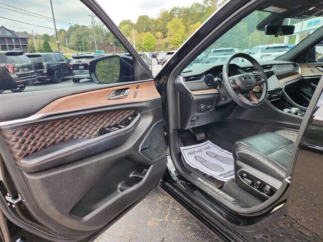 2022 Jeep Grand Cherokee Summit