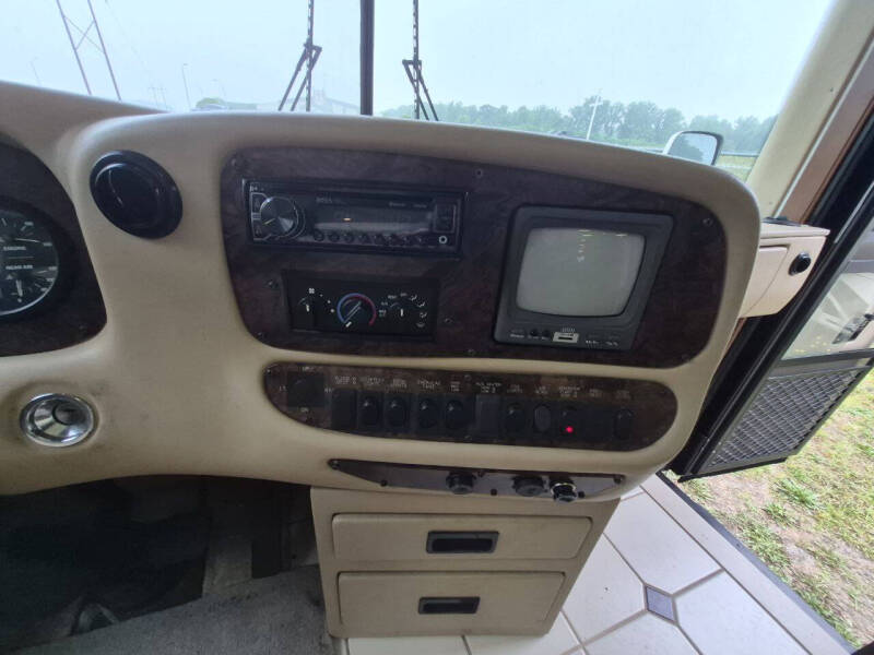 2002 Newmar Dutch Star 3852