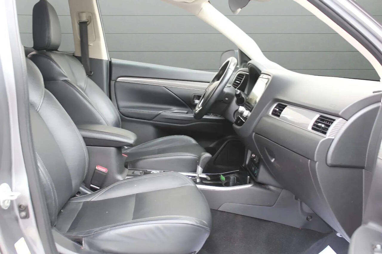 MitsubishiOutlander19