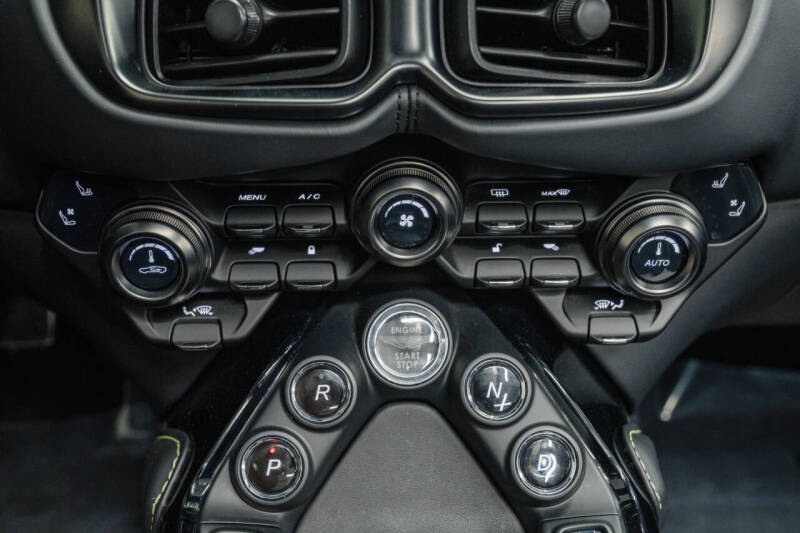 2022 Aston Martin Vantage