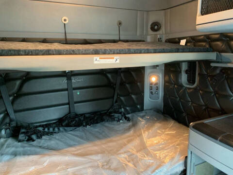 2010 Freightliner Columbia 120