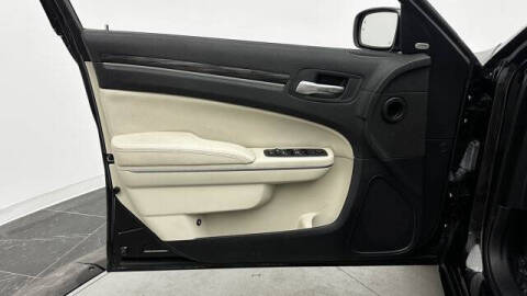 2021 Chrysler 300 Touring L