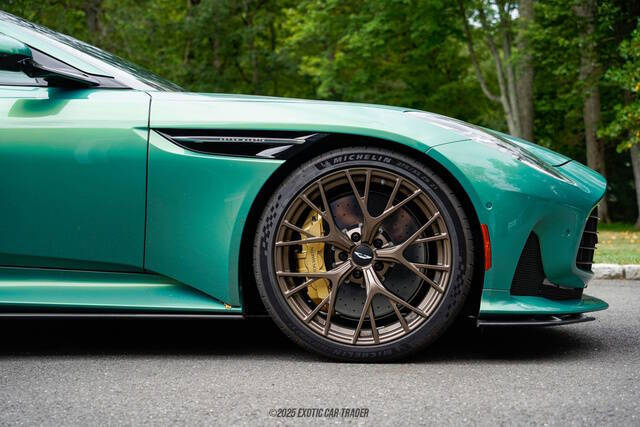 2025 Aston Martin DB12 V8