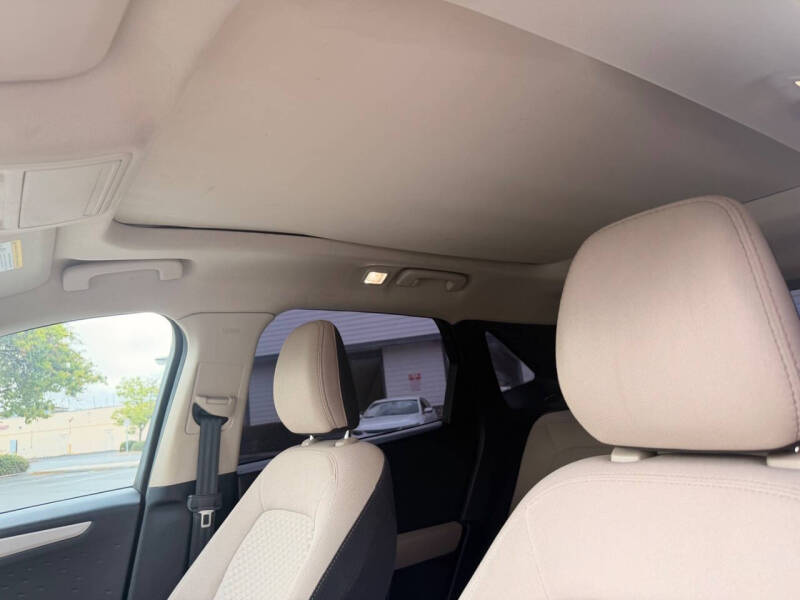 2020 Ford Escape SE