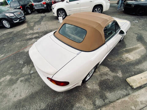 2000 Mazda MX-5 Miata LS