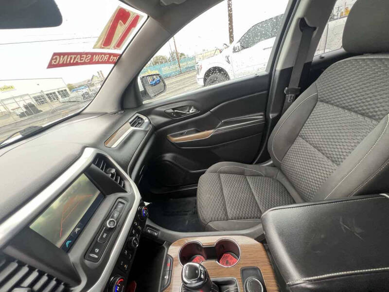 2017 GMC Acadia SLE-2