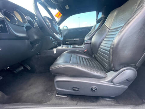 2012 Dodge Challenger R/T Plus