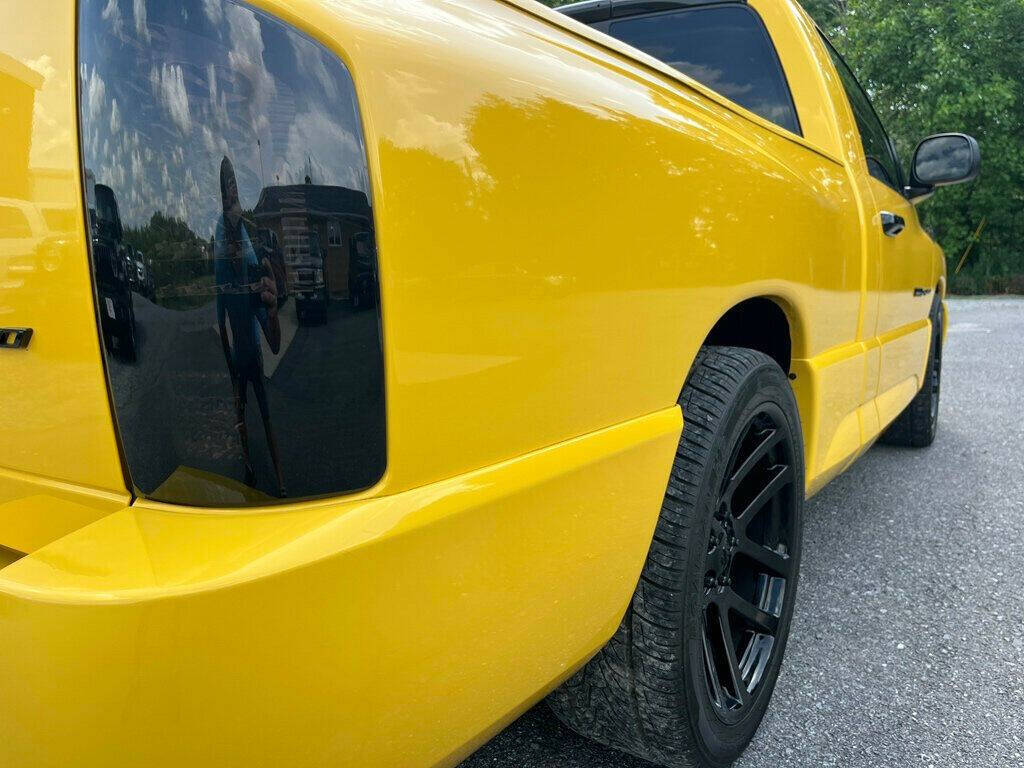 2005 Dodge Ram 1500 SRT-10 13