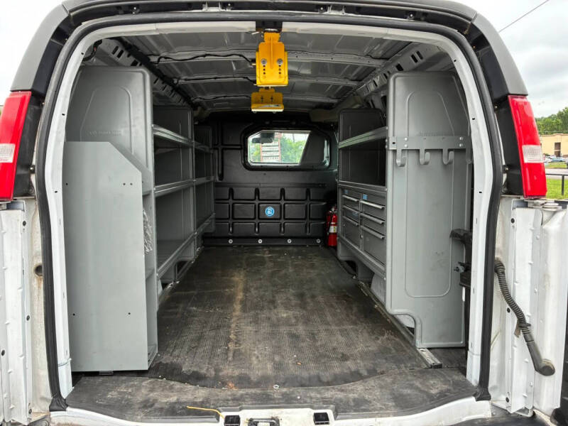 2022 Chevrolet Express 2500