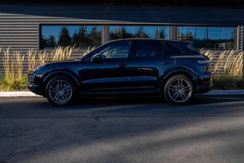 2023 Porsche Cayenne Platinum Edition