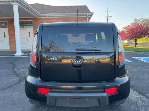 2010 Kia Soul +
