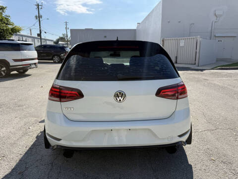 2018 Volkswagen Golf GTI S