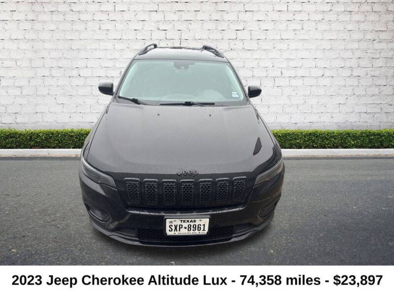 2023 Jeep Cherokee Altitude Lux