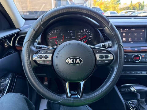 2017 Kia Cadenza Premium