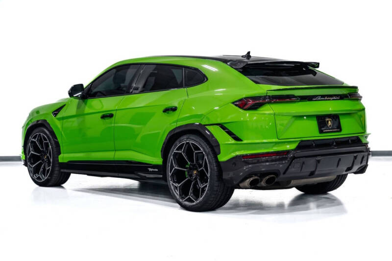 2023 Lamborghini Urus Performante