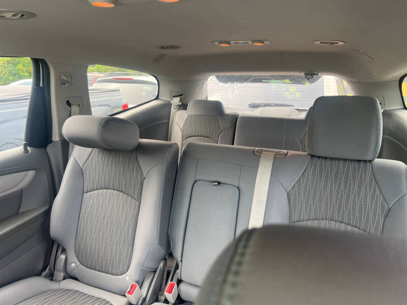2017 Chevrolet Traverse LS