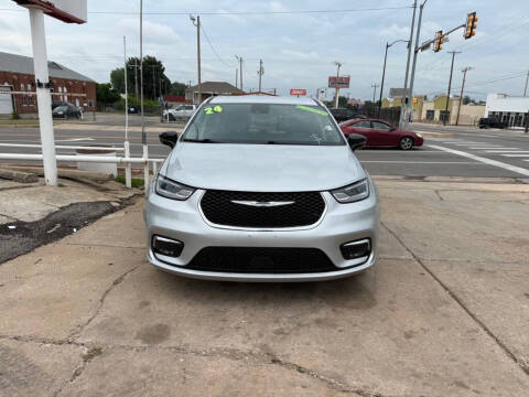 2024 Chrysler Pacifica Touring L